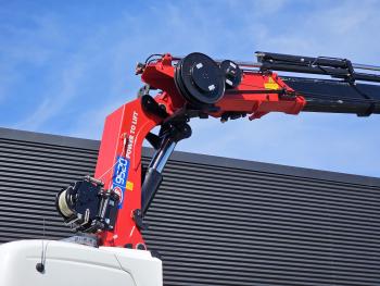 Scania R590 V8 8x2 / HMF 9520 - JIB - WINCH / TRACTOR